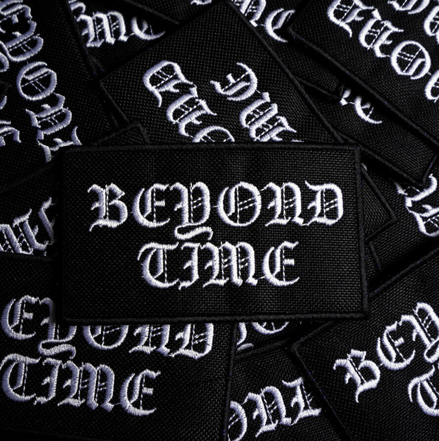 Naszywka-beyond-time-bm.jpeg
