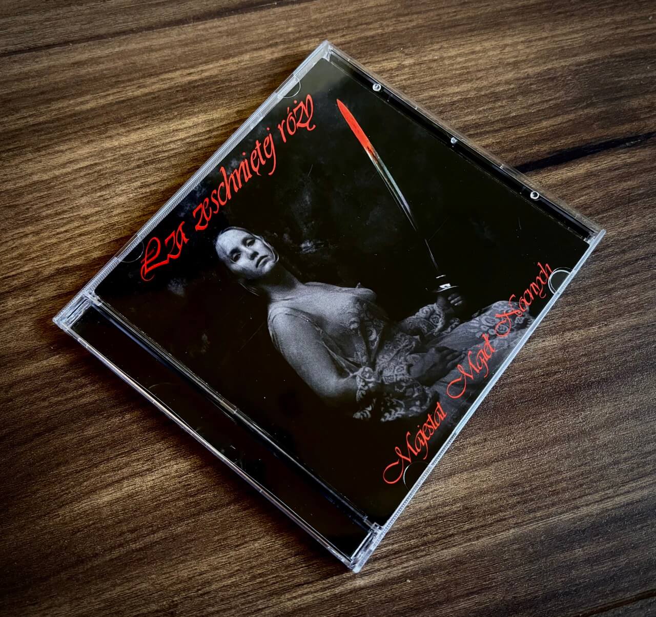 Łza Zeschniętej Róży – Majestat Mgieł Nocnych CD | The Crypt